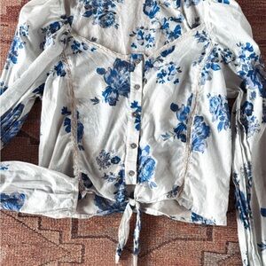 Women’s white + Blue Floral Women's Blouse free people energy size m